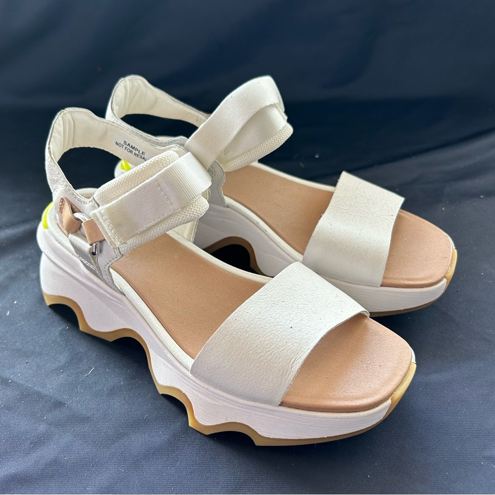 SOREL - Kinetic Sandal - White - Size 7 - SAMPLE
